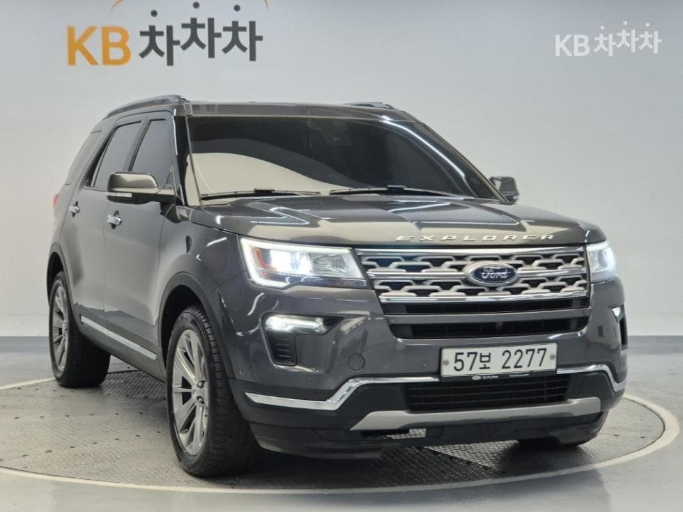 Ford New Explorer 2.3 EcoBoost 4WD Limited - Image 4