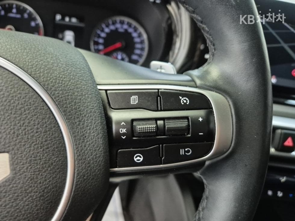 Киа K5 3-토 поколение2.0 Бензин Тренди - 15