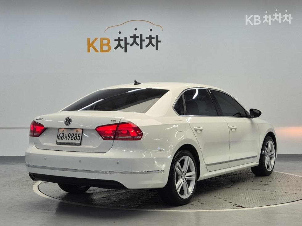 Volkswagen The New Passat 2.0 TDI B7 (11 years~) - Image 3