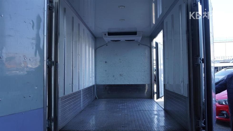 (844ner8125)KIA The New Bongo3 Refrigerated 1.2Ton Standard King Cab Extra Long Axle GL - 8