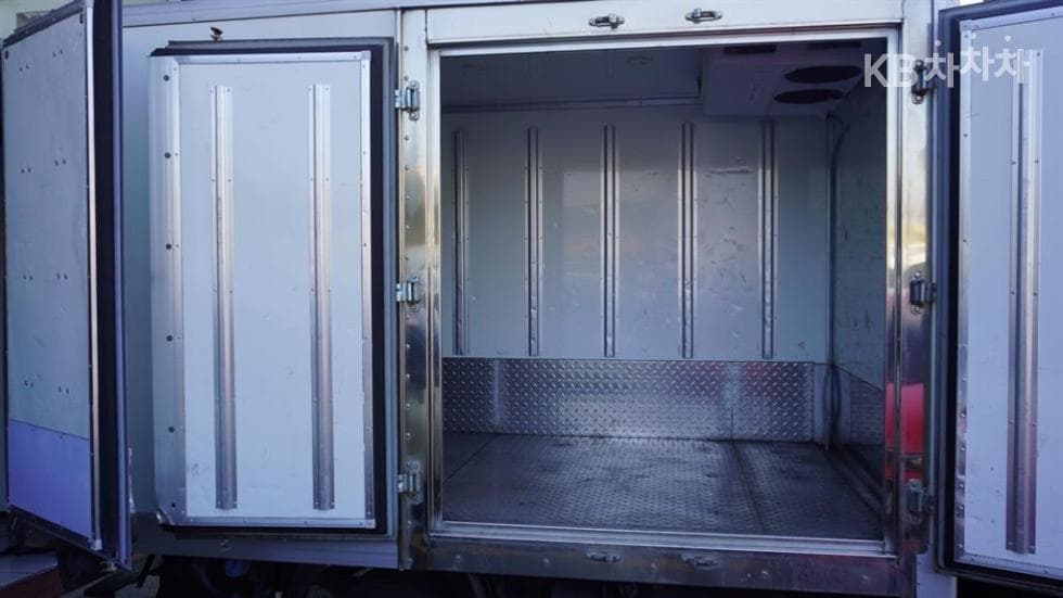 (844ner8125)KIA The New Bongo3 Refrigerated 1.2Ton Standard King Cab Extra Long Axle GL - 10