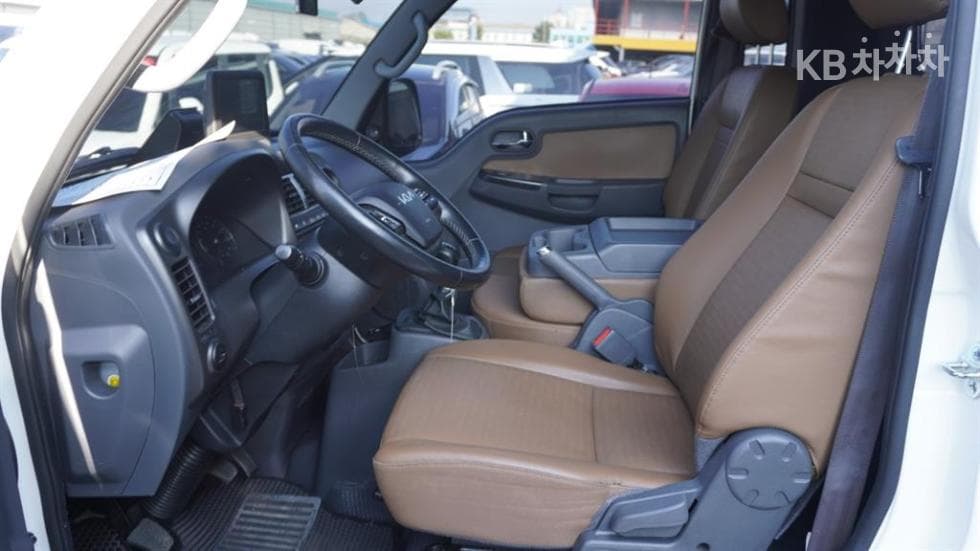 (844ner8125)KIA The New Bongo3 Refrigerated 1.2Ton Standard King Cab Extra Long Axle GL - 12