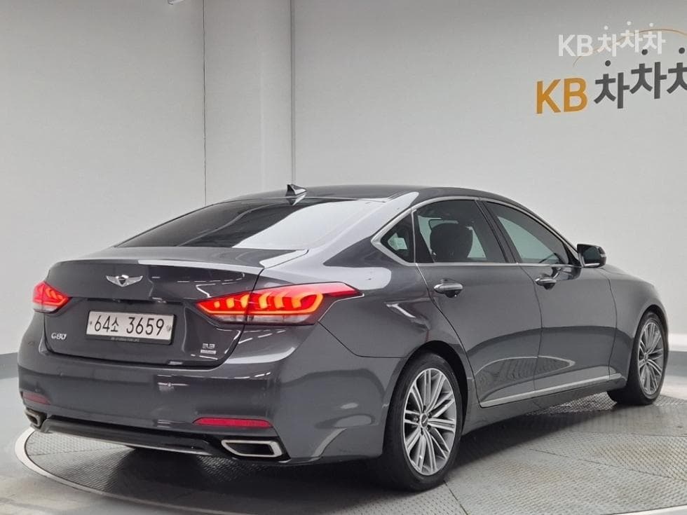 Genesis G80 3.8 GDI AWD Luxury - Image 4