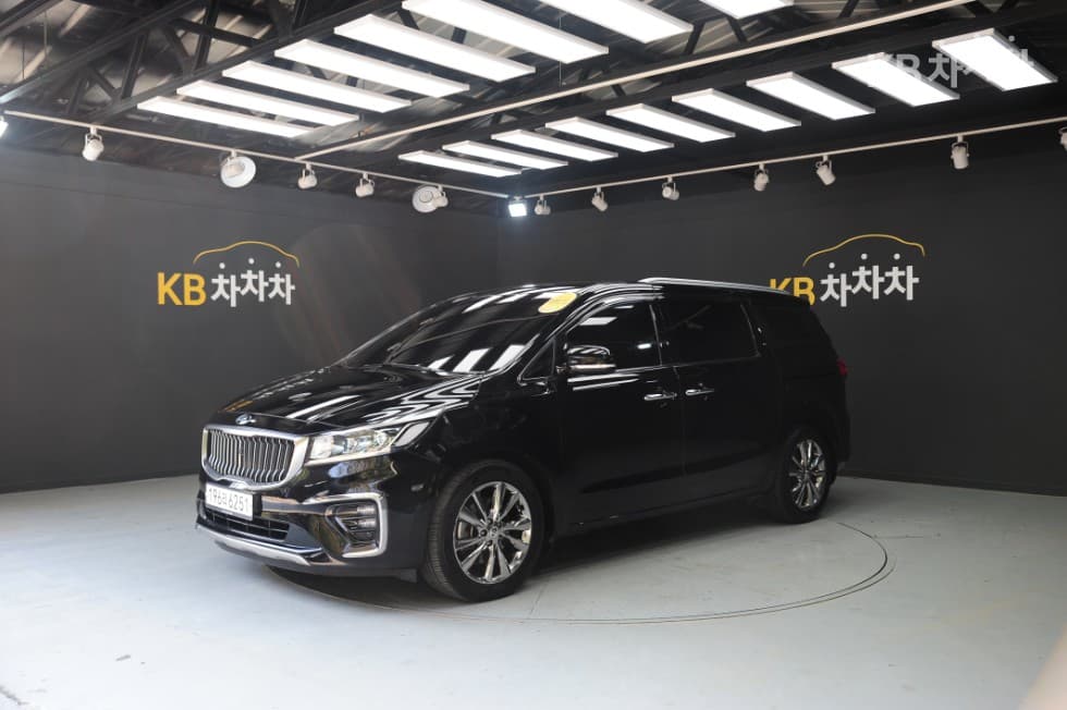 Киа The New (фейслифт) Канивал 7-местен (Лимузин) 2.2 Дизел Лимузин President - Image 1