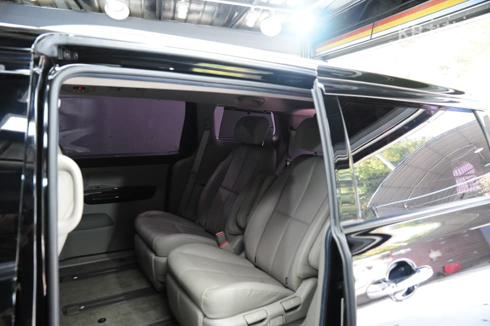 Киа The New (фейслифт) Канивал7-местен (Лимузин) 2.2 Дизел Лимузин President - 16