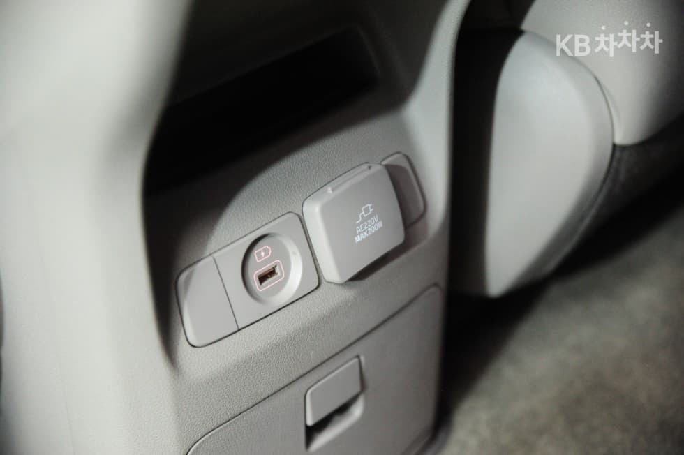 Киа The New (фейслифт) Канивал7-местен (Лимузин) 2.2 Дизел Лимузин President - 17