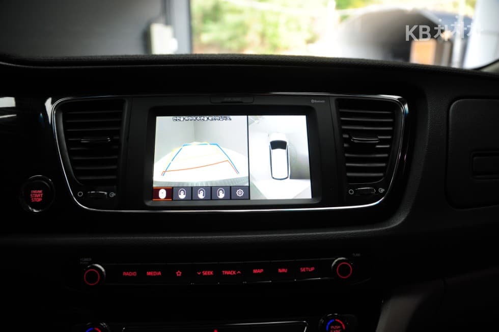 Киа The New (фейслифт) Канивал7-местен (Лимузин) 2.2 Дизел Лимузин President - 22