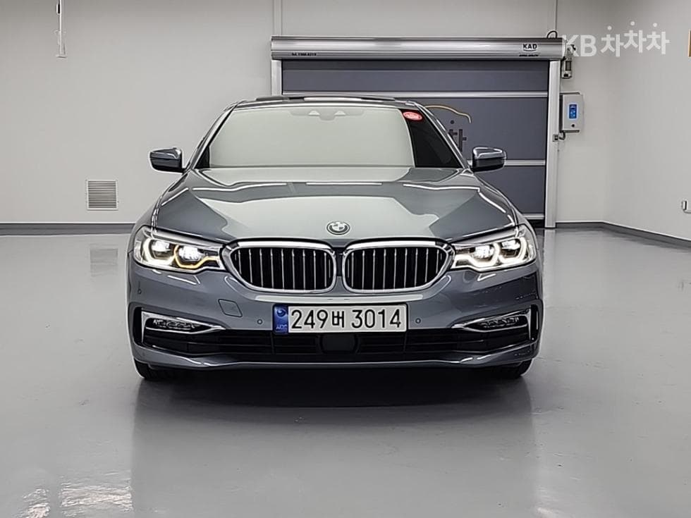 BMW All-New 5 Series (G30) 530i xDrive Luxury Line Plus - Image 2