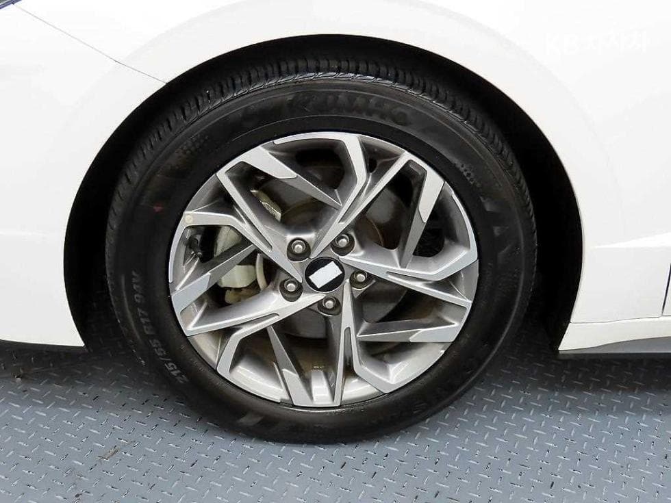 Hyundai Sonata (DN8)2.0 Premium 패밀리 - 19