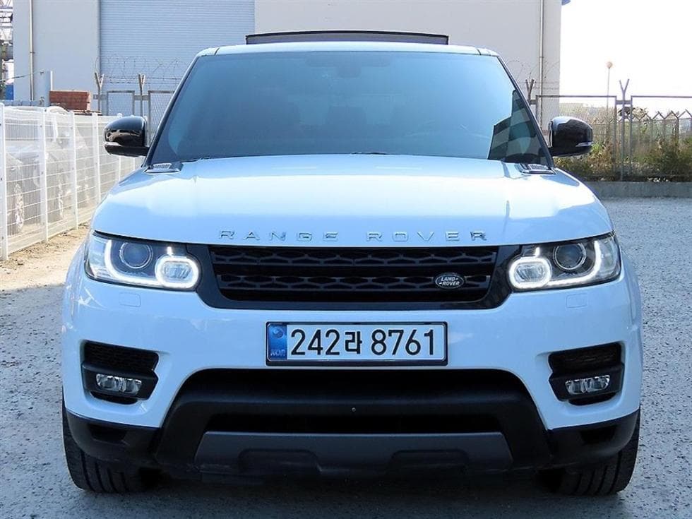 Land Rover Нов Рендж Ровер Спорт3.0 SDV6 HSE Динамик