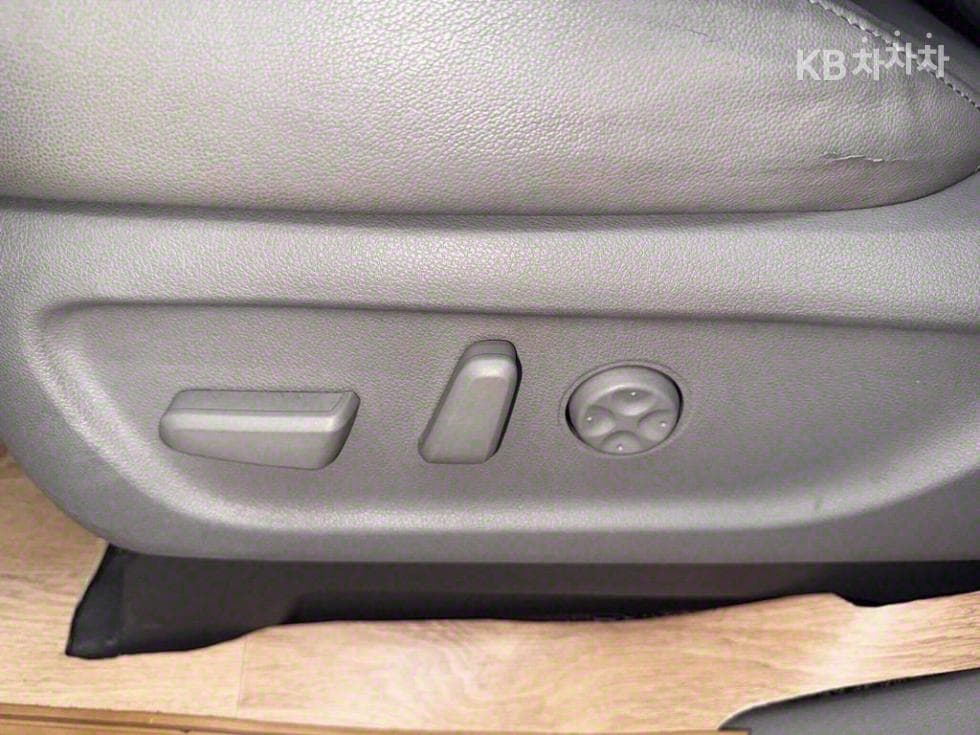 Киа All New Канивал9-местен 2.2 Дизел Престиж - 15