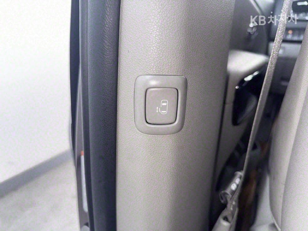 Киа All New Канивал9-местен 2.2 Дизел Престиж - 16