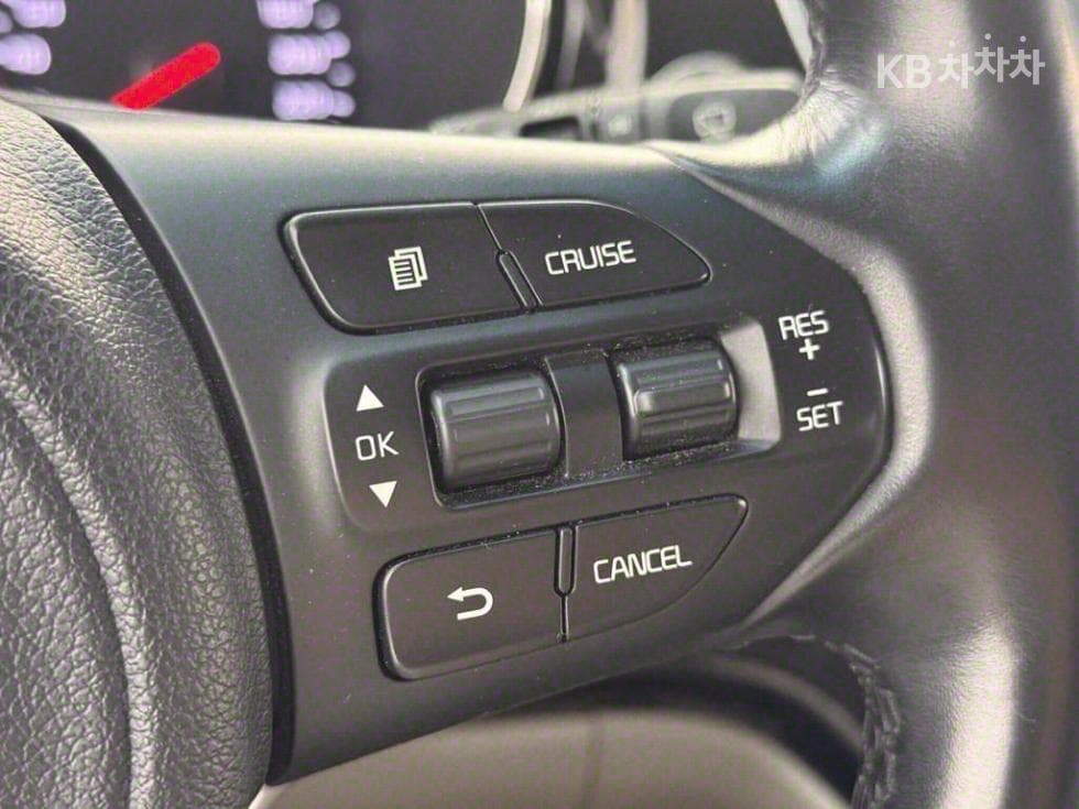 Киа All New Канивал9-местен 2.2 Дизел Престиж - 17