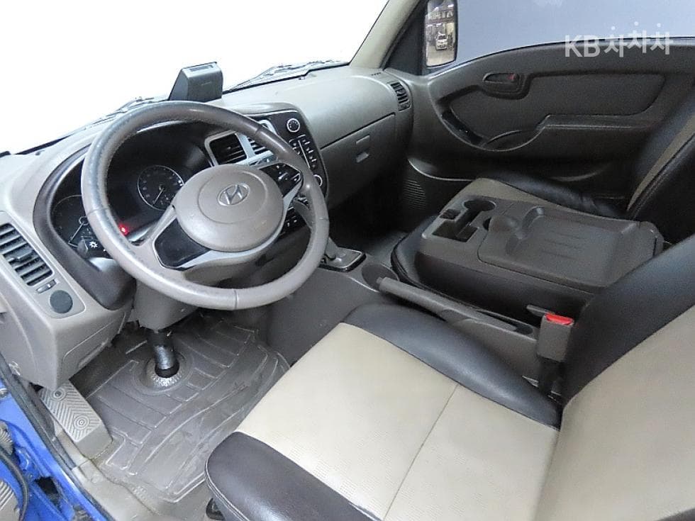 Hyundai Porter 2Extra Long Super Cab CRDi Smart - 6