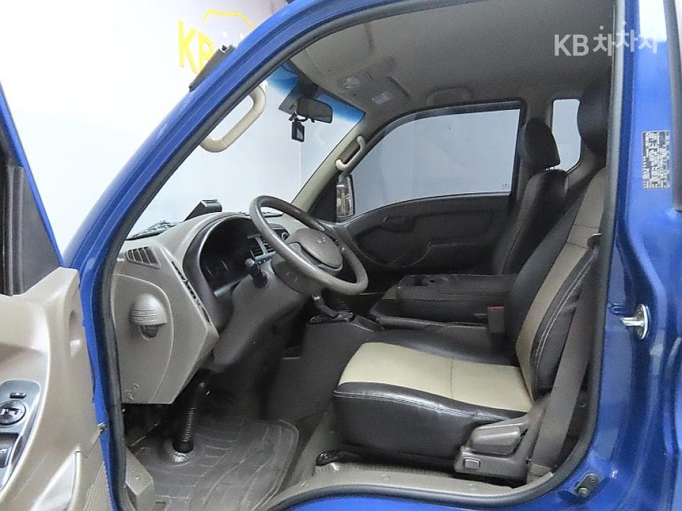 Hyundai Porter 2Extra Long Super Cab CRDi Smart - 9