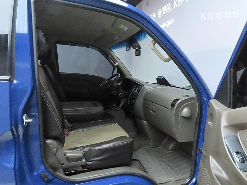Hyundai Porter 2Extra Long Super Cab CRDi Smart - 10
