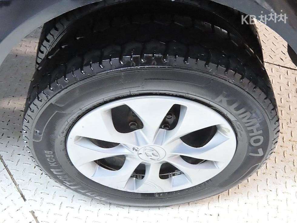 Hyundai Porter 2Extra Long Super Cab CRDi Smart - 19