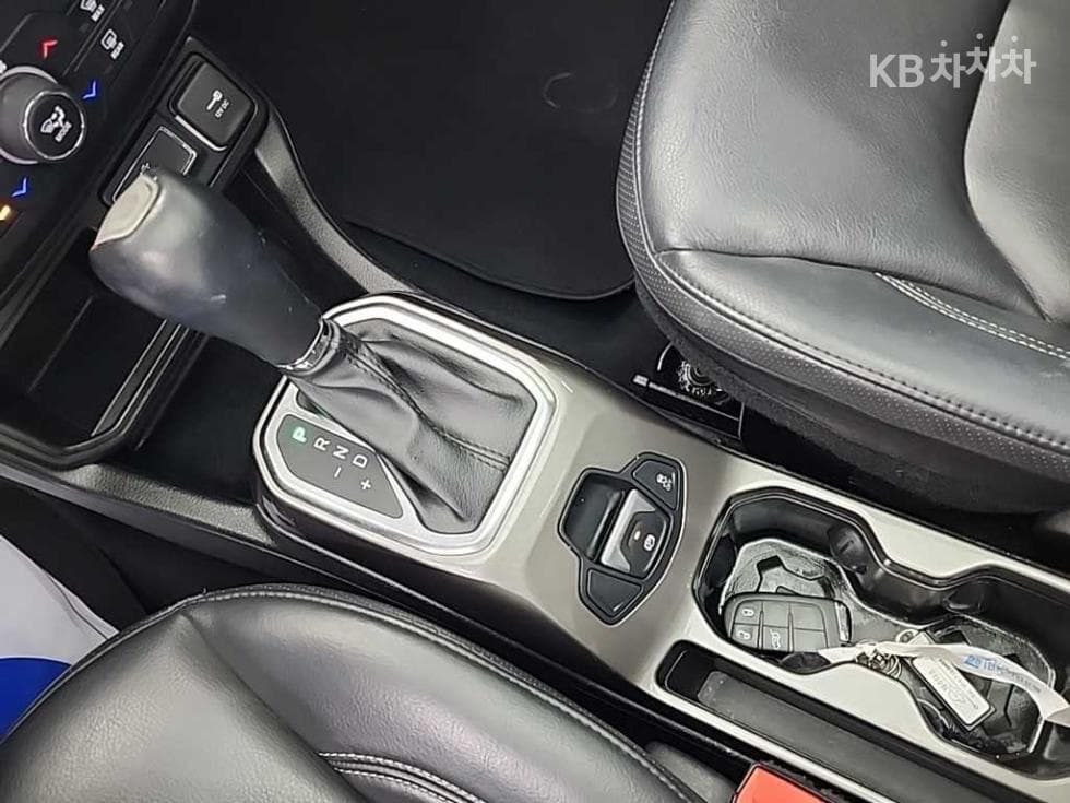 지프 레니게이드2.4 Limited FWD - 8