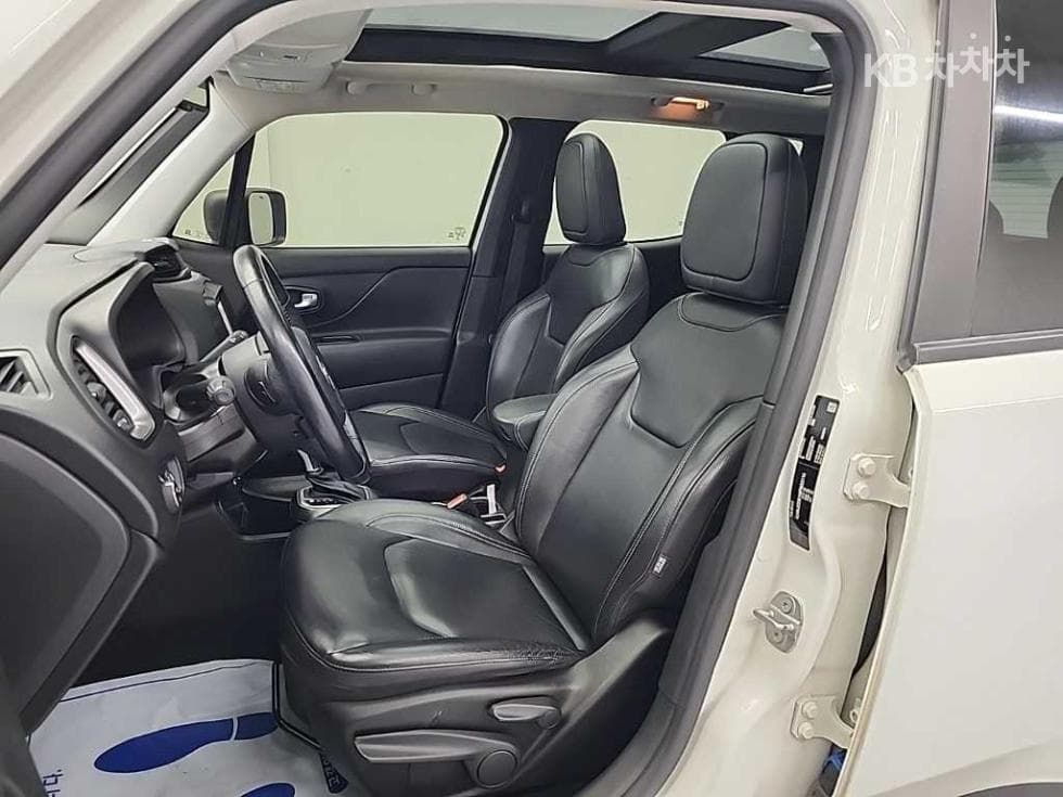 지프 레니게이드2.4 Limited FWD - 11