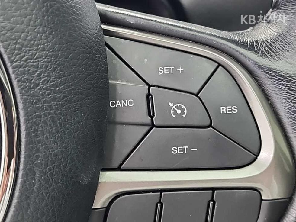 지프 레니게이드2.4 Limited FWD - 17