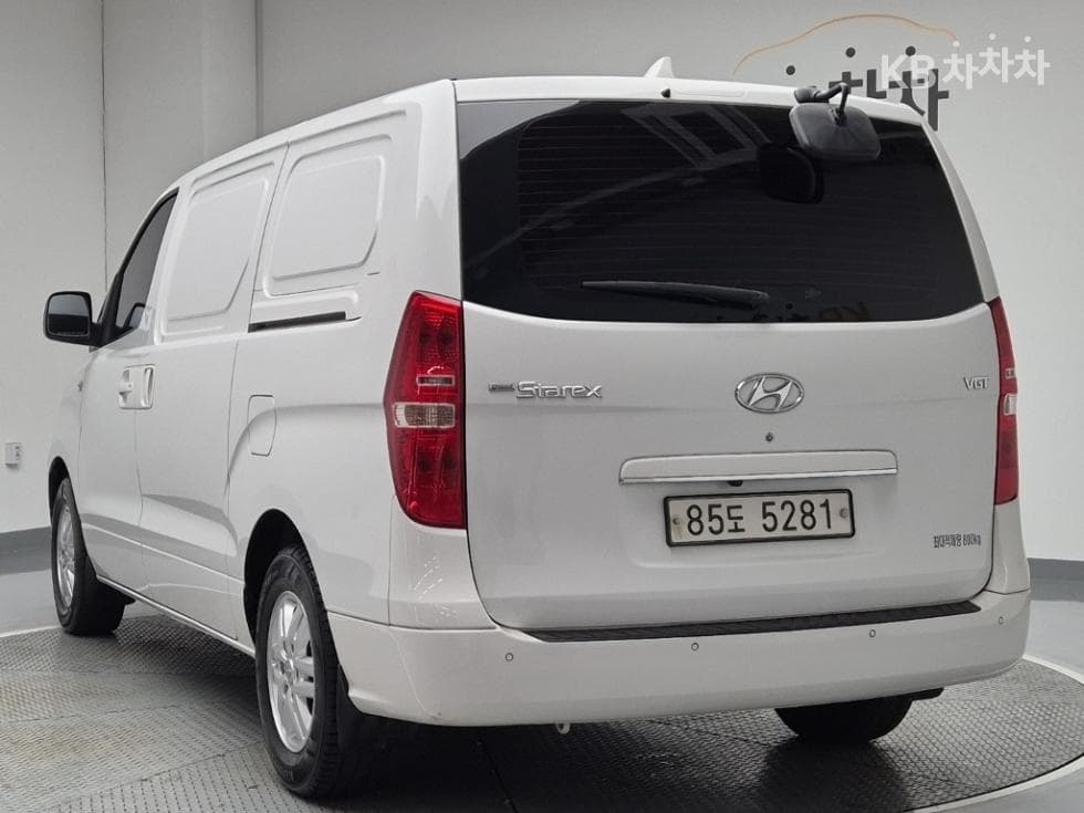 Hyundai The New Grand Starex Van 3 Passenger Smart - Image 2