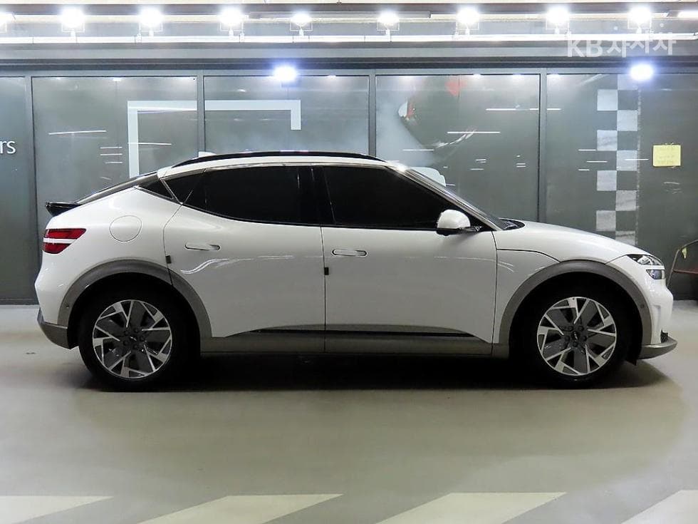 Дженезис GV60Стандартен AWD Стандартен - 3