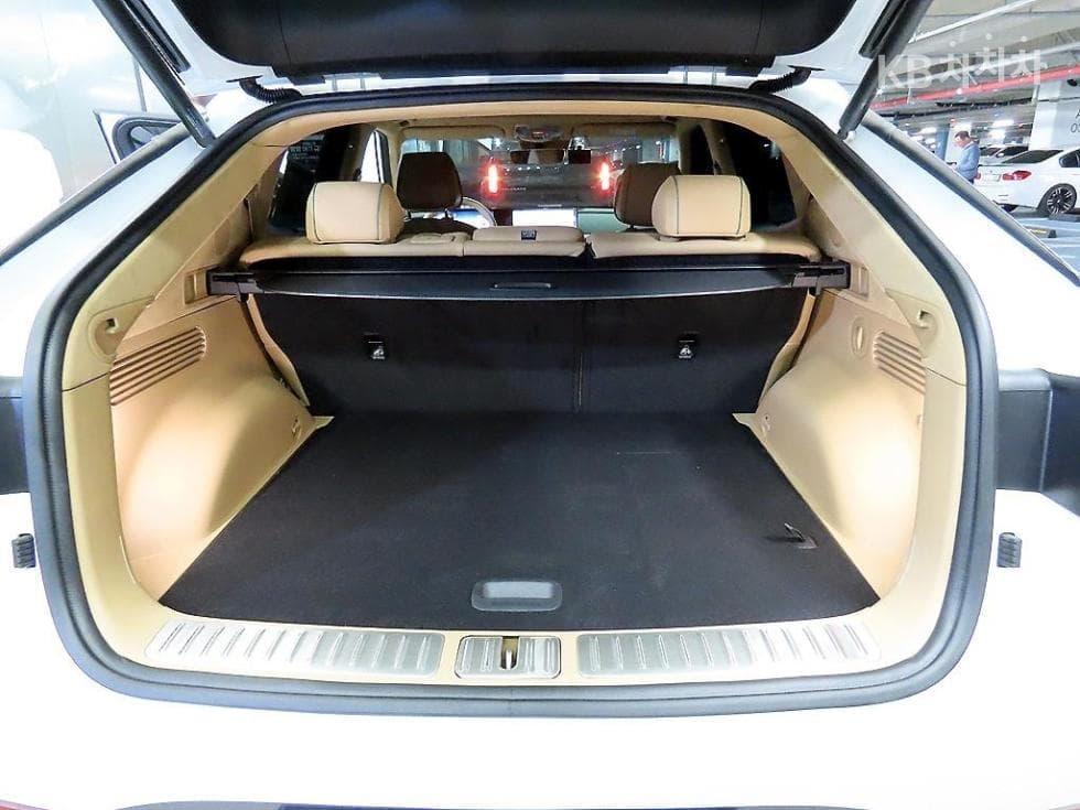 Дженезис GV60Стандартен AWD Стандартен - 15