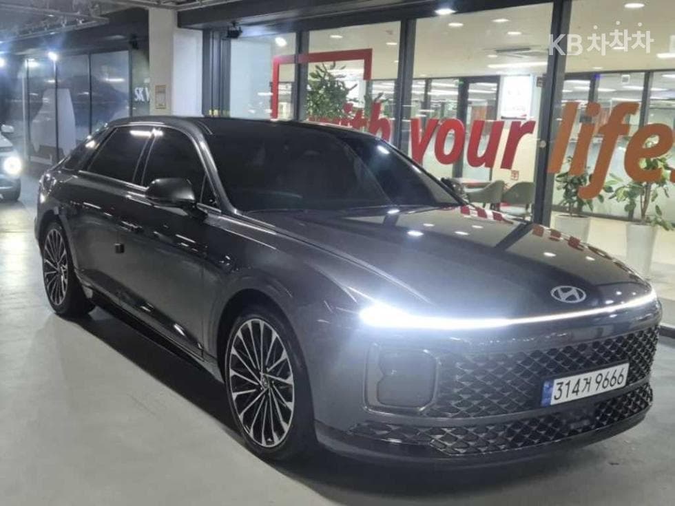 Hyundai All New Grandeur Hybrid 1.6 Turbo Gasoline Calligraphy - Image 3