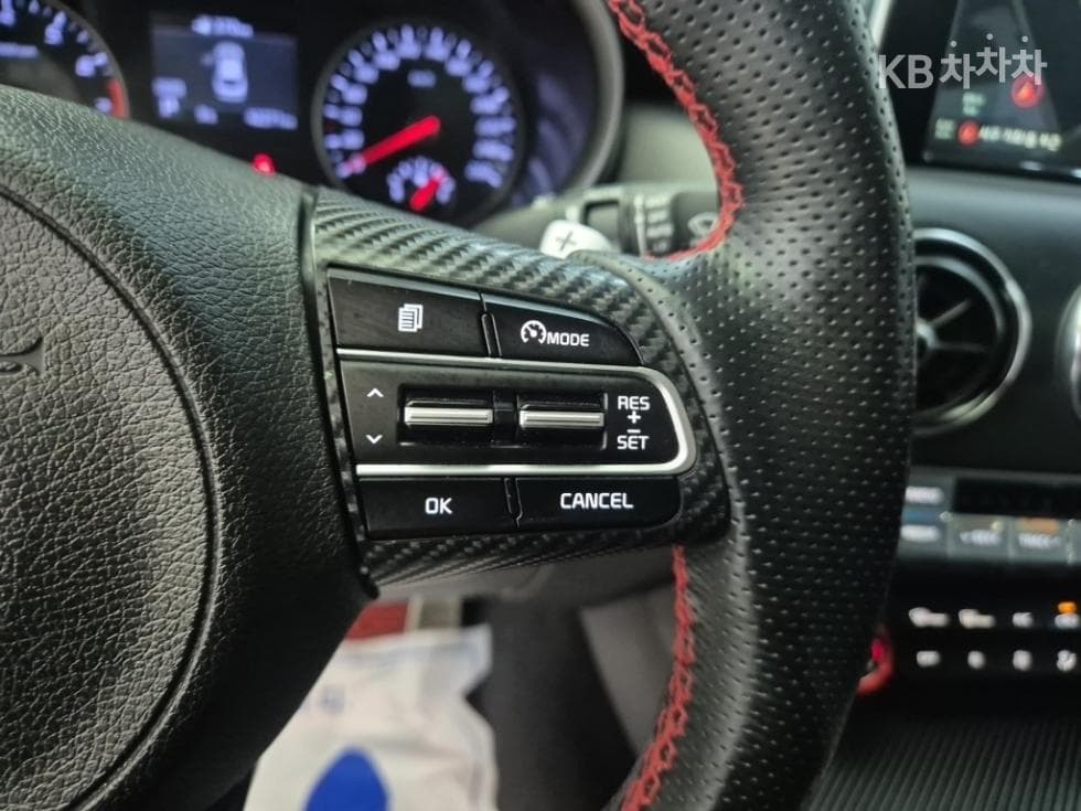 Киа Stinger2.0 Турбо 4x4 플래티넘 - 16