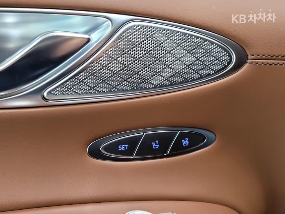 Genesis GV70Gasoline 2.5T 2WD - 7