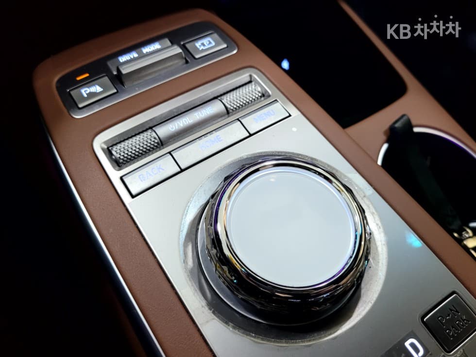 Genesis GV70Gasoline 2.5T 2WD - 18