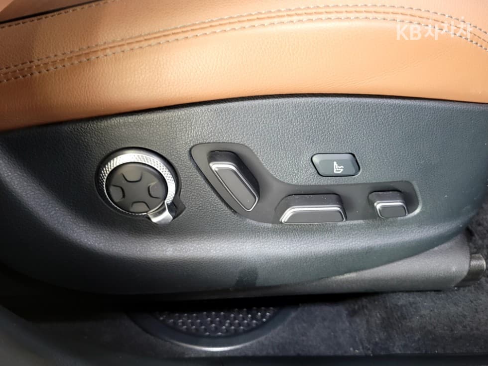 Genesis GV70Gasoline 2.5T 2WD - 23