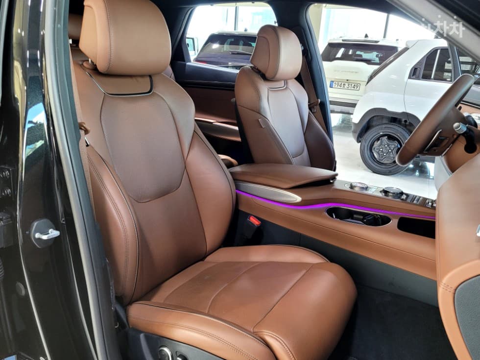 Genesis GV70Gasoline 2.5T 2WD - 24