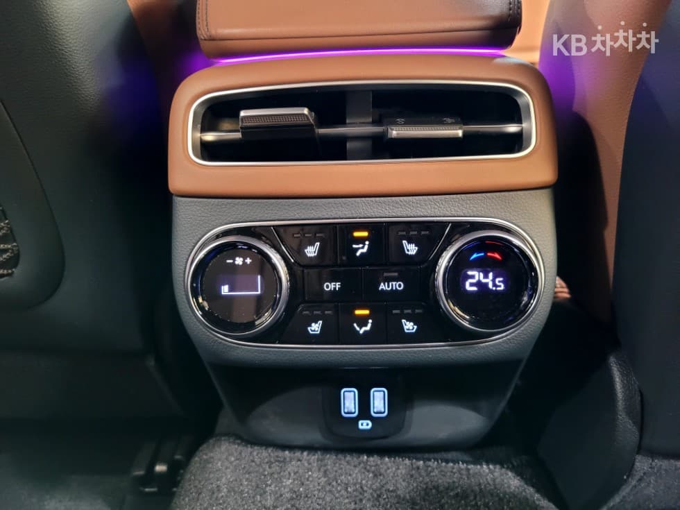 Genesis GV70Gasoline 2.5T 2WD - 27