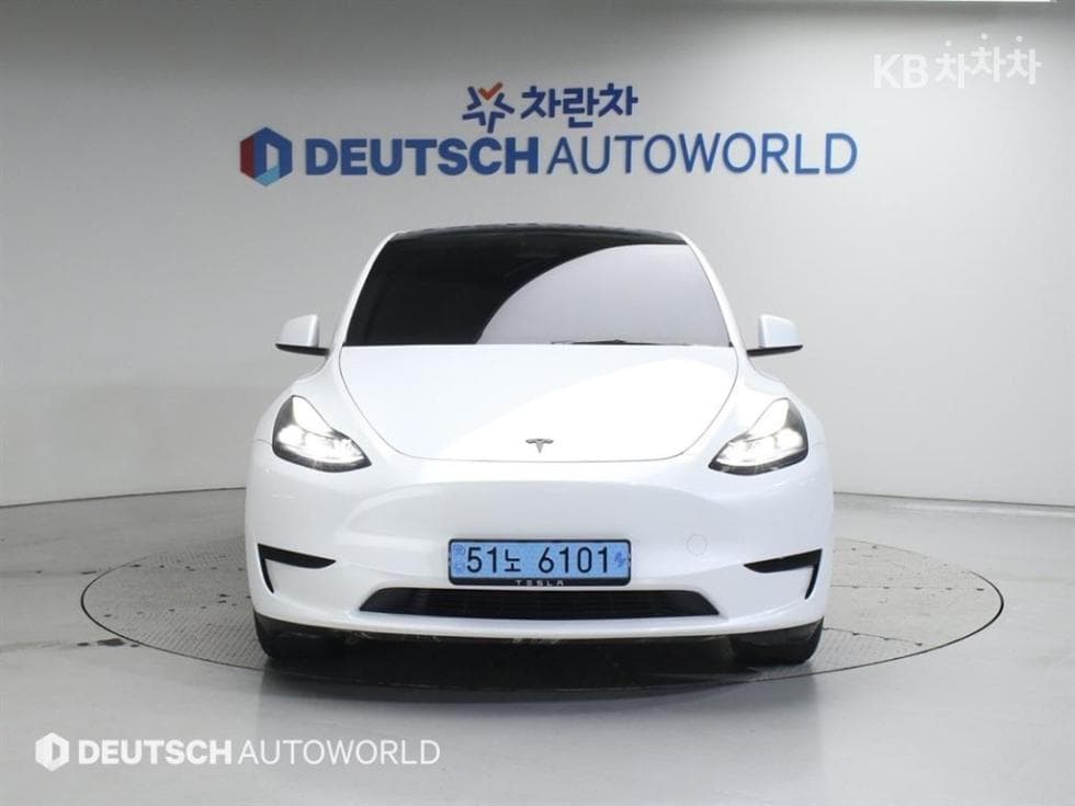 테슬라 Model YRWD Стандартен - 3