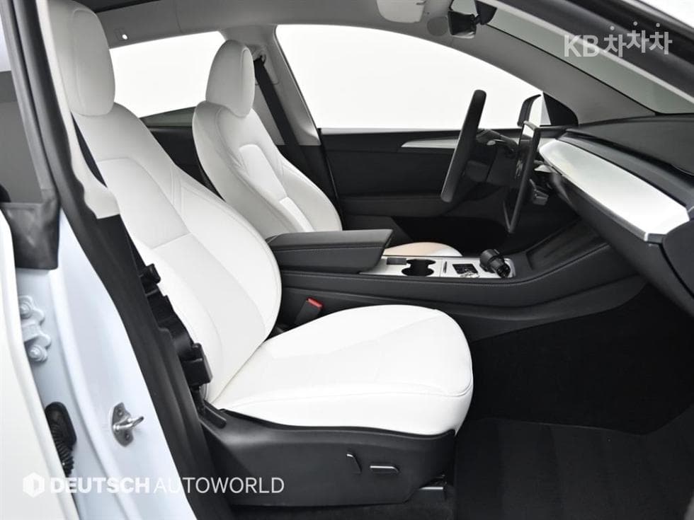 테슬라 Model YRWD Стандартен - 10