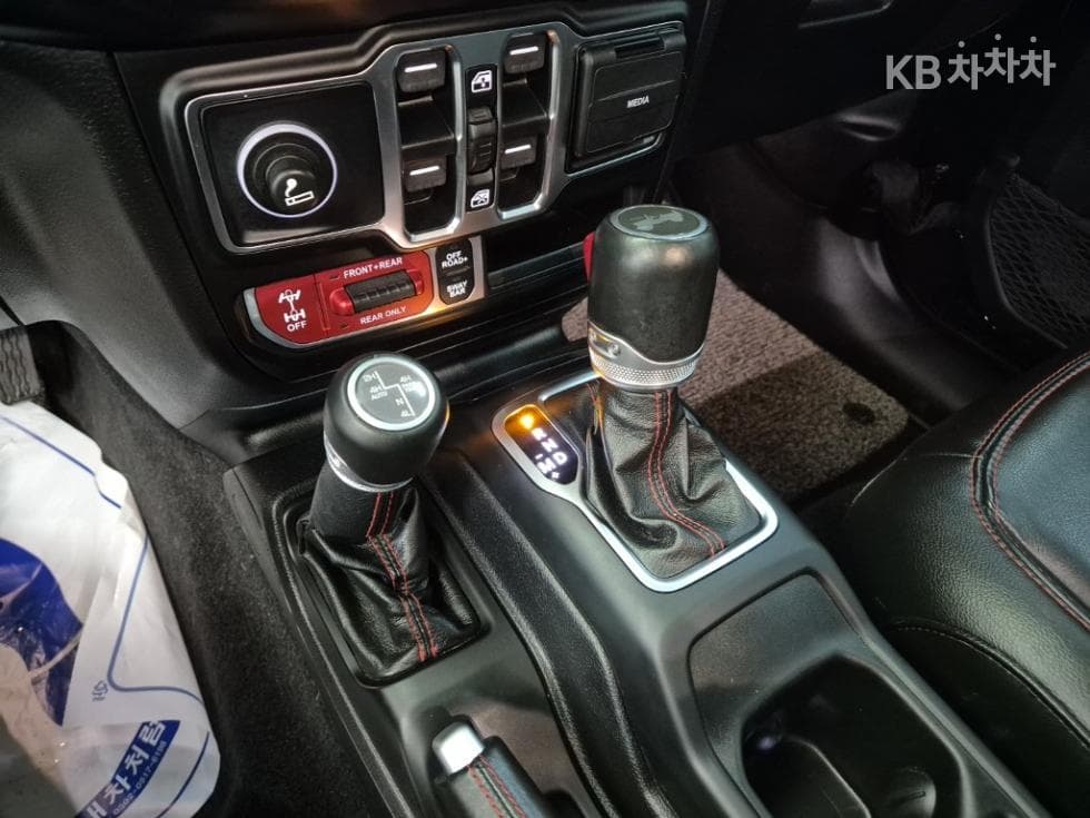 지프 랭글러 (JL)2.0 루비콘 하이 4도어 Standard - 8