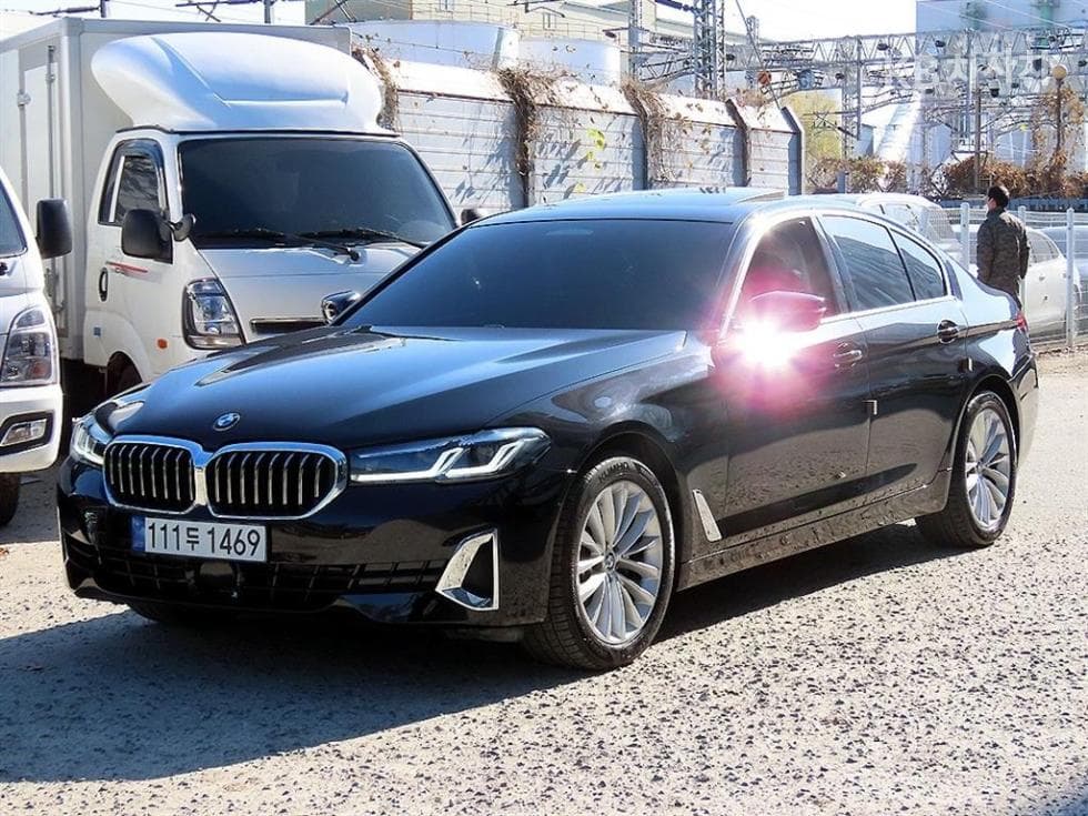 BMW 올New5 Series (G30) 523d xDrive Luxury - Image 1