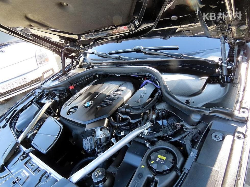BMW 올New5 Series (G30)523d xDrive Luxury - 19