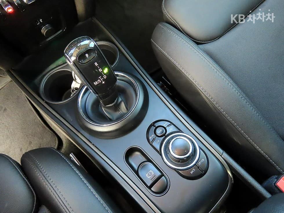 Мини Countryman (F60)1.5 Cooper Classic Стандартен - 11