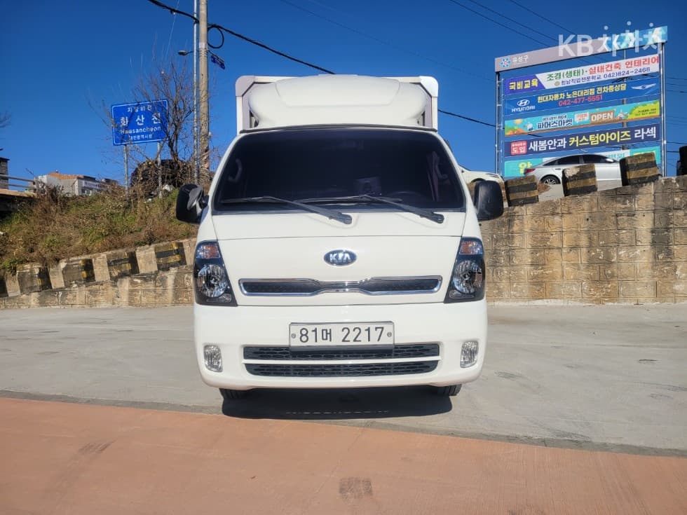 Киа The New (фейслифт) Бонго 3 (лек) Wing Body 1 тон Ръчна식 Королевска кабина Удължено междуосие L - Image 1