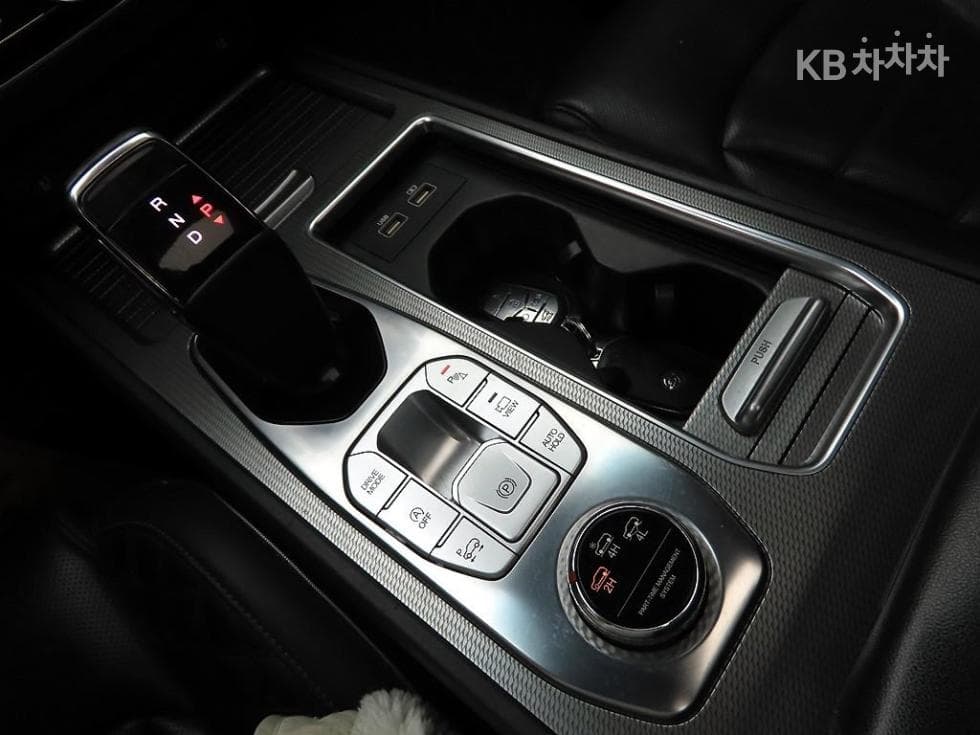 KG Mobility All New Rexton2.2 4WD 더 블랙 - 10