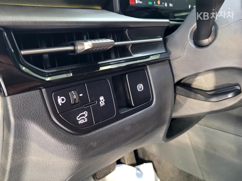 Kia The New (facelift) Sportage1.6 Gasoline Turbo 2WD X-Line - 9