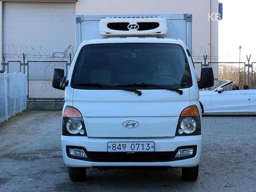 Хюндай Porter 2 Удължено междуосие Super Cab 냉동Товарна надстройка차 Стил - Image 1
