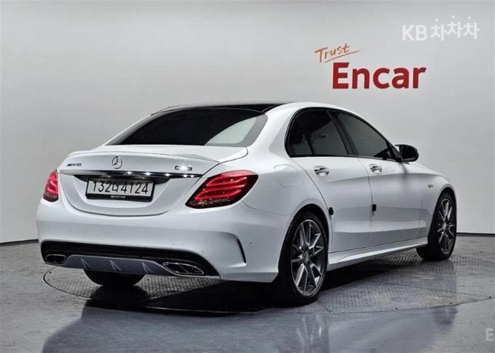 Mercedes-Benz The New (фейслифт) C-КласC450 AMG 4MATIC - 2