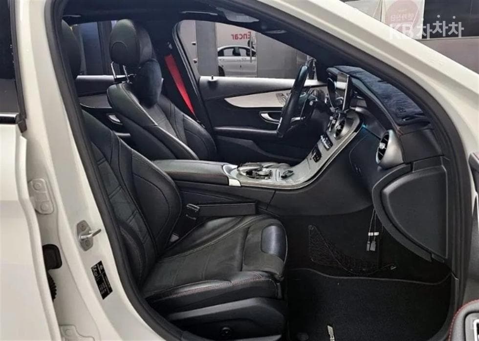 Mercedes-Benz The New (фейслифт) C-КласC450 AMG 4MATIC - 10