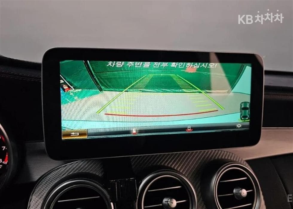 Mercedes-Benz The New (фейслифт) C-КласC450 AMG 4MATIC - 15