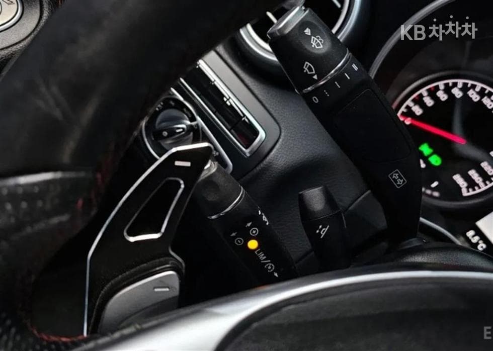 Mercedes-Benz The New (фейслифт) C-КласC450 AMG 4MATIC - 16