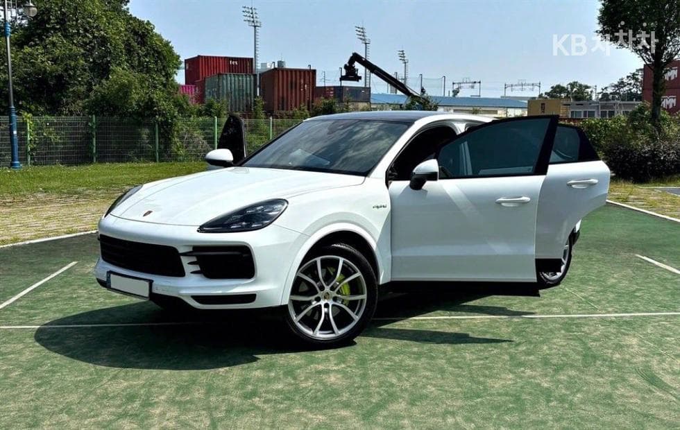 Porsche Cayenne(9Y0) 3.0 E-Hybrid Coupe Стандартен - Image 1