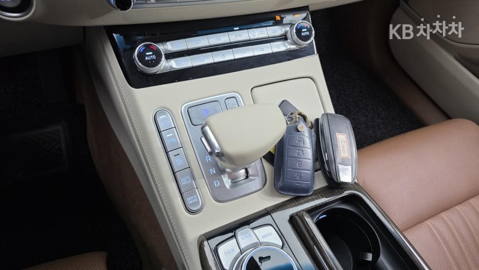 Genesis G903.8 GDi AWD Premium Luxury - 14